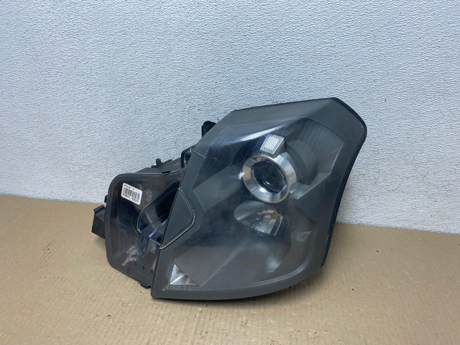 2003 to 2007 Cadillac CTS Left Driver LH Halogen Headlight AE9560 LK0
