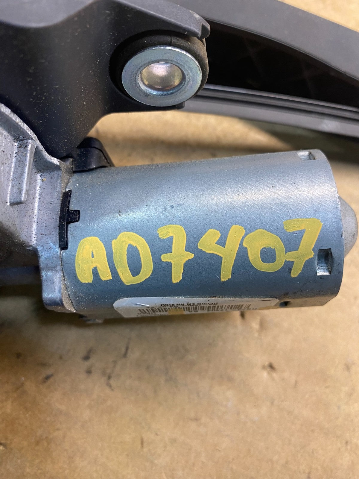2020 to 2023 Ford Explorer Rear Windshield Wiper Motor ad7407 DG7