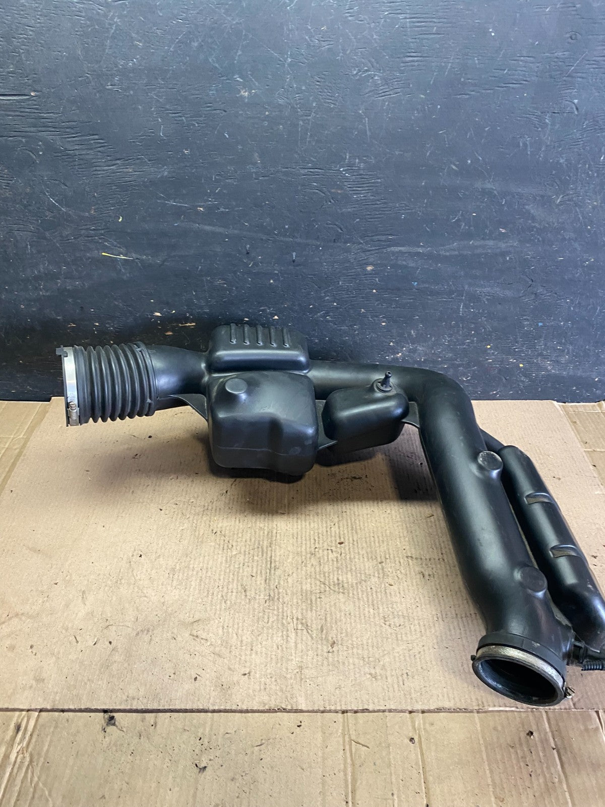 2011 - 2013 Dodge Durango 3.6L Resonator Air Intake Tube S9806 DG1