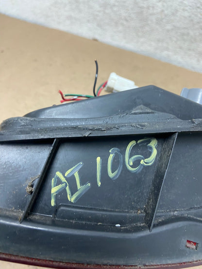 2000 2001 2002 2003 Nissan Sentra Left Driver Side Tail Light AI1063 LK7