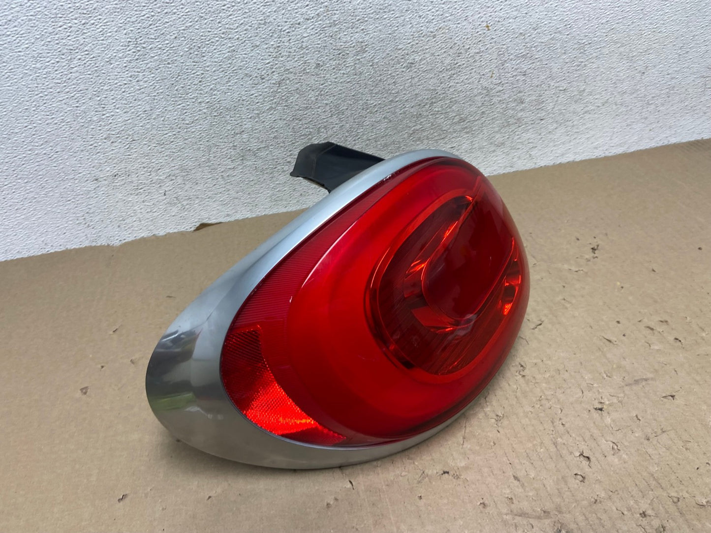 2014 to 2017 Fiat 500L Left Driver LH Side Tail Light AG6993 LK2