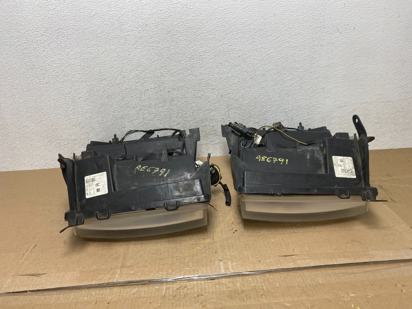 2007 to 2014 Chevrolet Silverado Left+Right Side Black Headlights AE6791 DW11