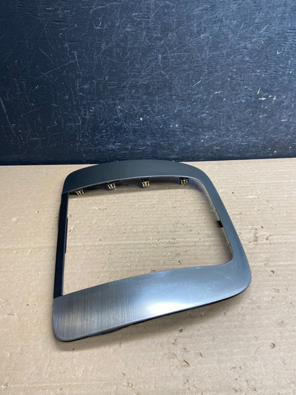 2007-2014 GMC Yukon Tahoe Center Dash Radio Bezel Pedal Traction Trim AG0355 DG1
