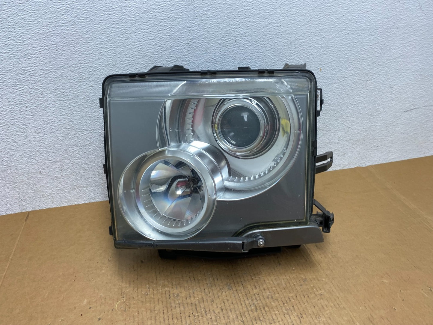 2003 to 2004 Land Rover Range Rover Left Driver Headlight Xenon HID AE0568 DW0