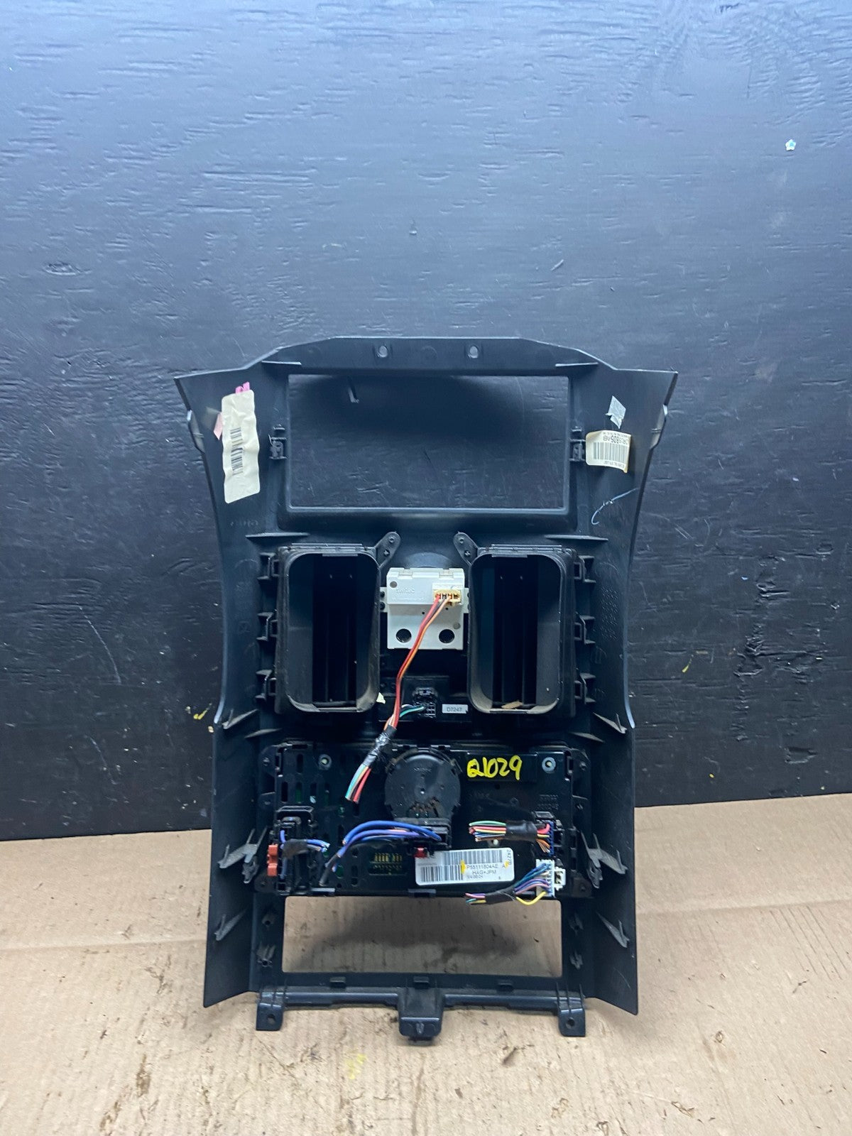 2008-2010 Dodge Grand Caravan Radio Bezel Climate Control Heat AC Heater Q1029 D5
