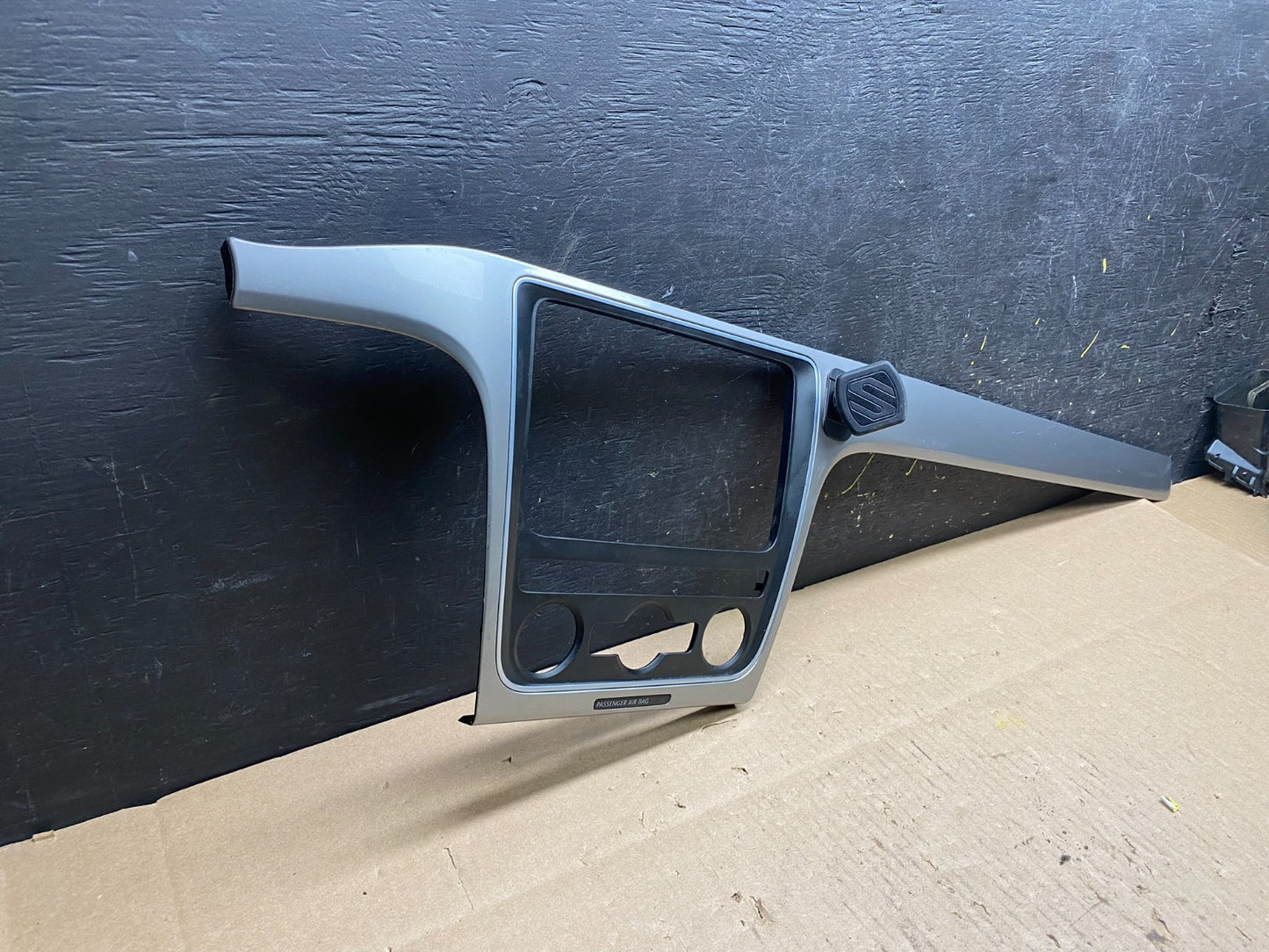 2012 to 2015 Volkswagen Passat Radio Dashboard Bezel Trim Cover T4683 DG1