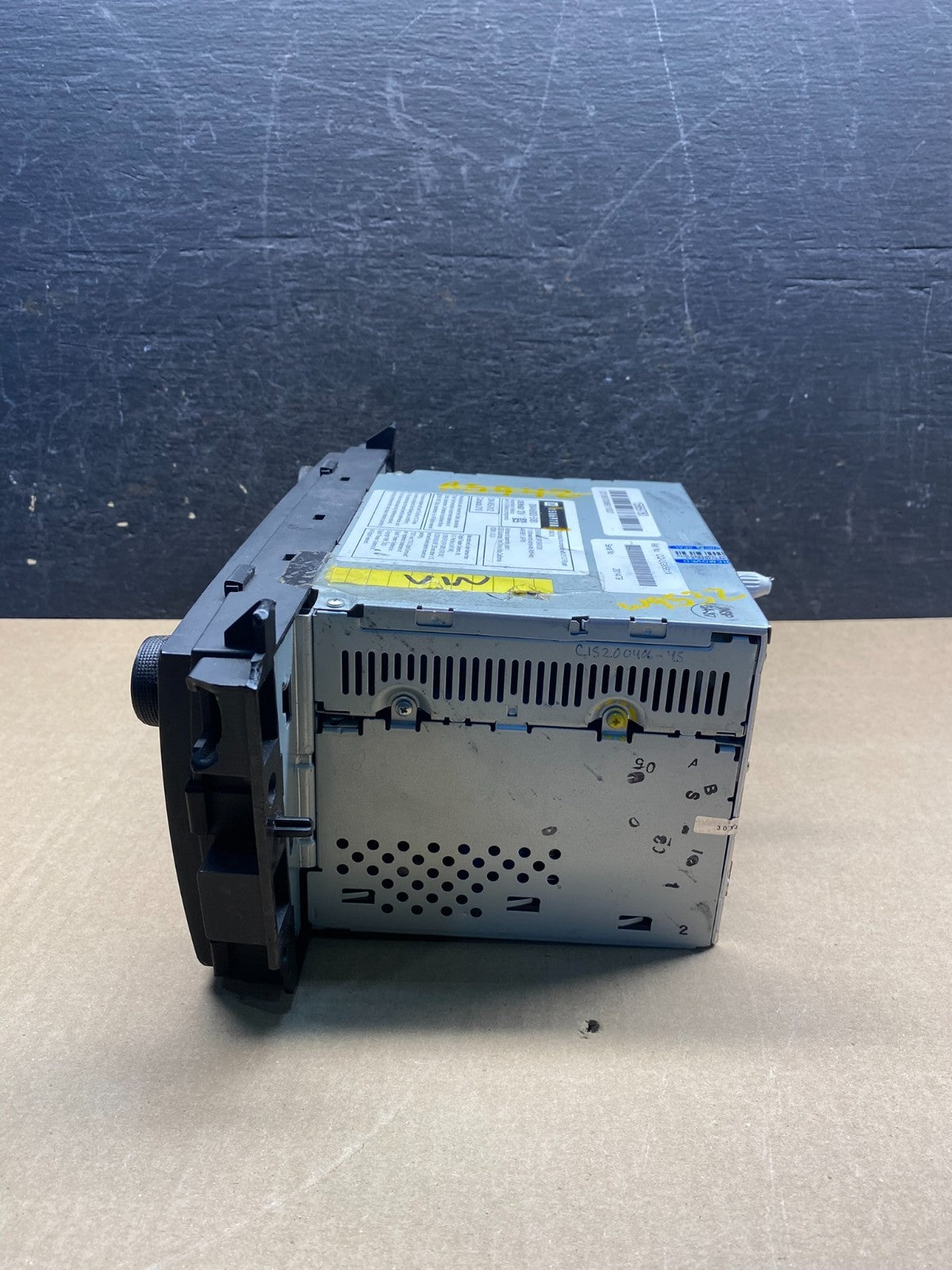 2009 2010 2011 Cadillac DTS Navigation Radio Assembly 15869780 AG7442 DG3