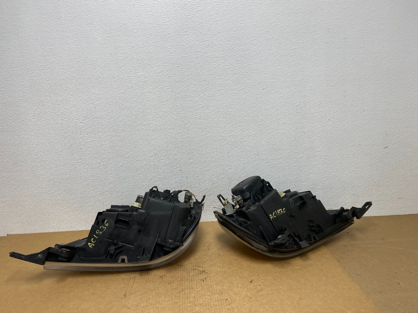 2002 - 2005 Mercedes ML ML350 ML500 Left+Right Side Halogen Headlights AC1836 DW8