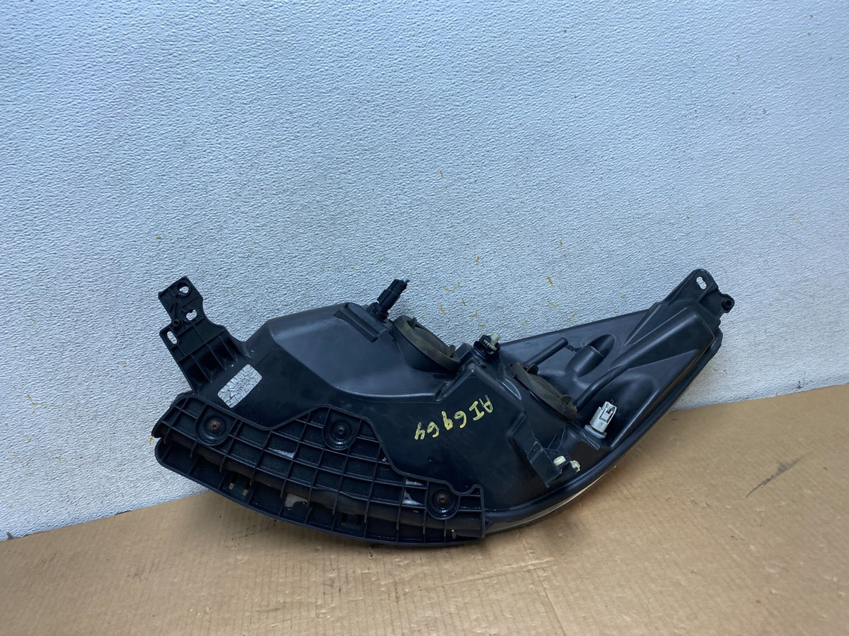 2013 - 2016 Ford Escape Headlight Right Passenger RH Side Halogen AI6964 DW8