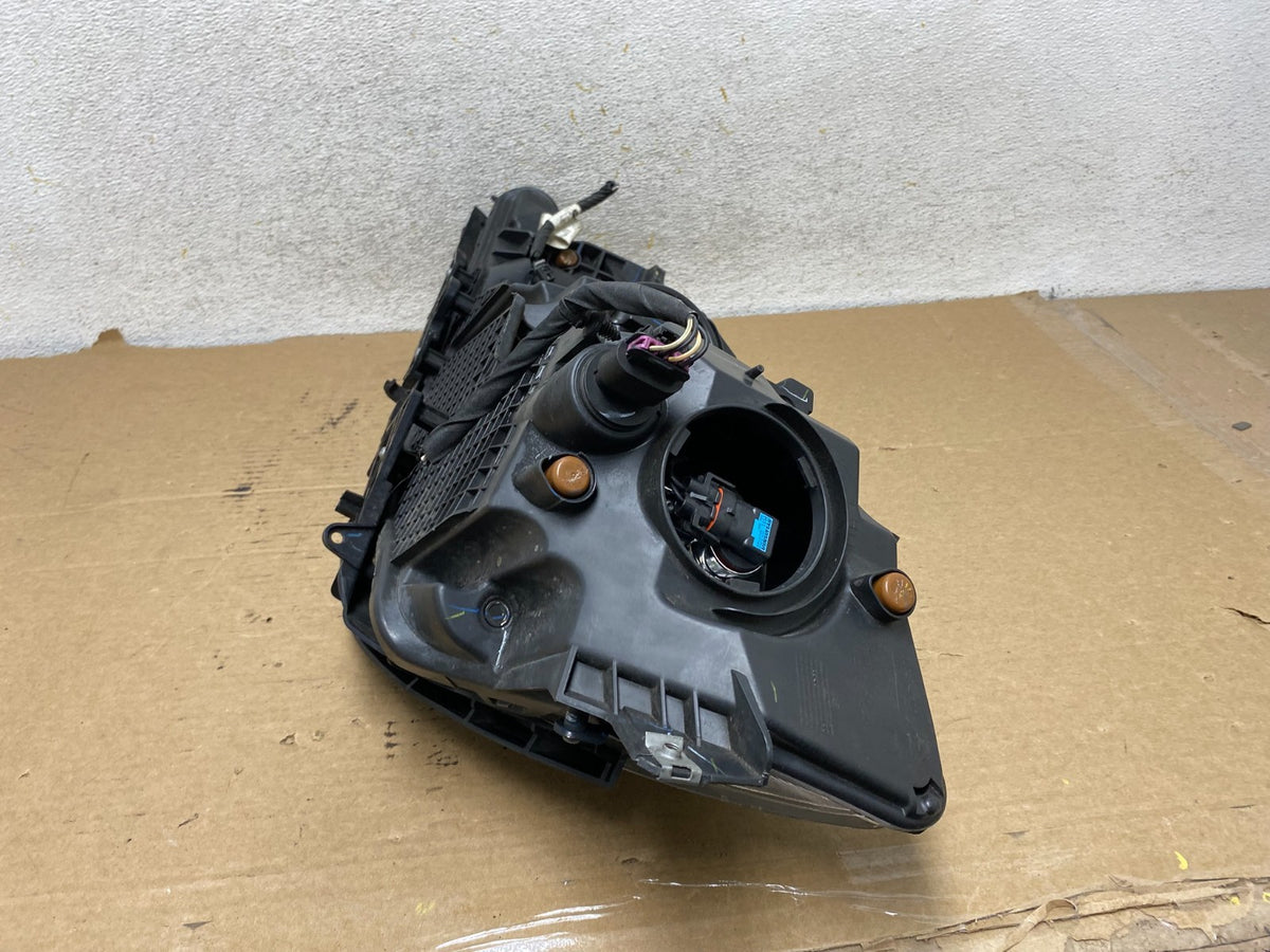 2017 to 2021 Chrysler Pacifica Right Passenger Halogen Headlight ah7967 DG10