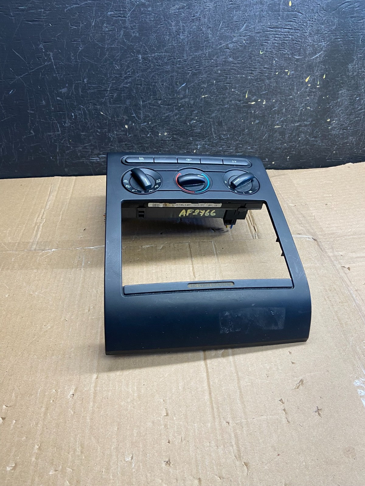 2004 to 2008 Ford F150 Radio Climate Dash Bezel Surround Black af2766 DG3