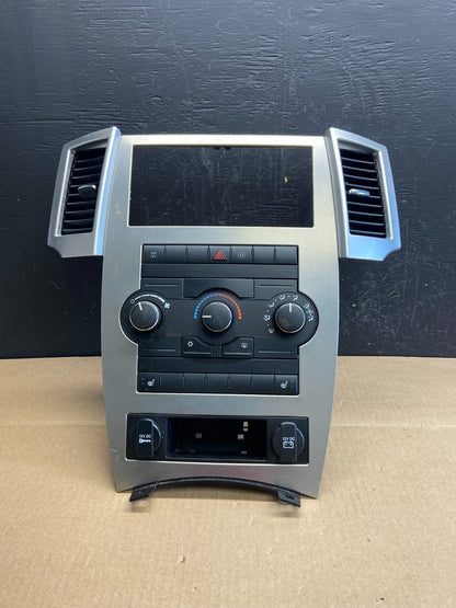 2008 2009 2010 Jeep Commander Grand Cherokee A/C Climate Control Bezel AC6161 DG0