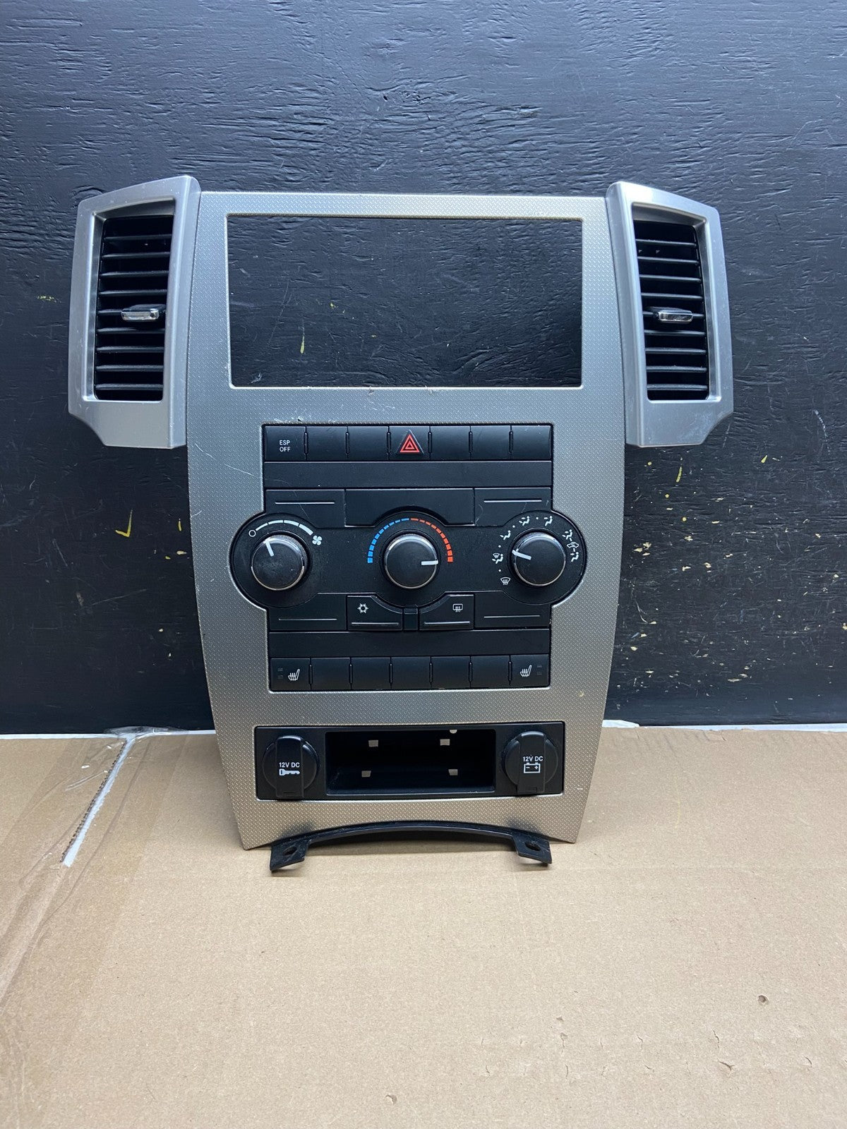 2008 2009 2010 Jeep Commander Grand Cherokee A/C Climate Control Bezel ab1831 DG0