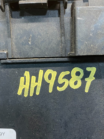 2012 Dodge Durango Grand Cherokee Fusebox Fuse Box Relay Module AH9587 DG5