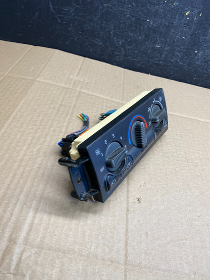 1999 to 2002 Chevrolet Silverado HVAC Heater Climate Control Module AC9326 DG1