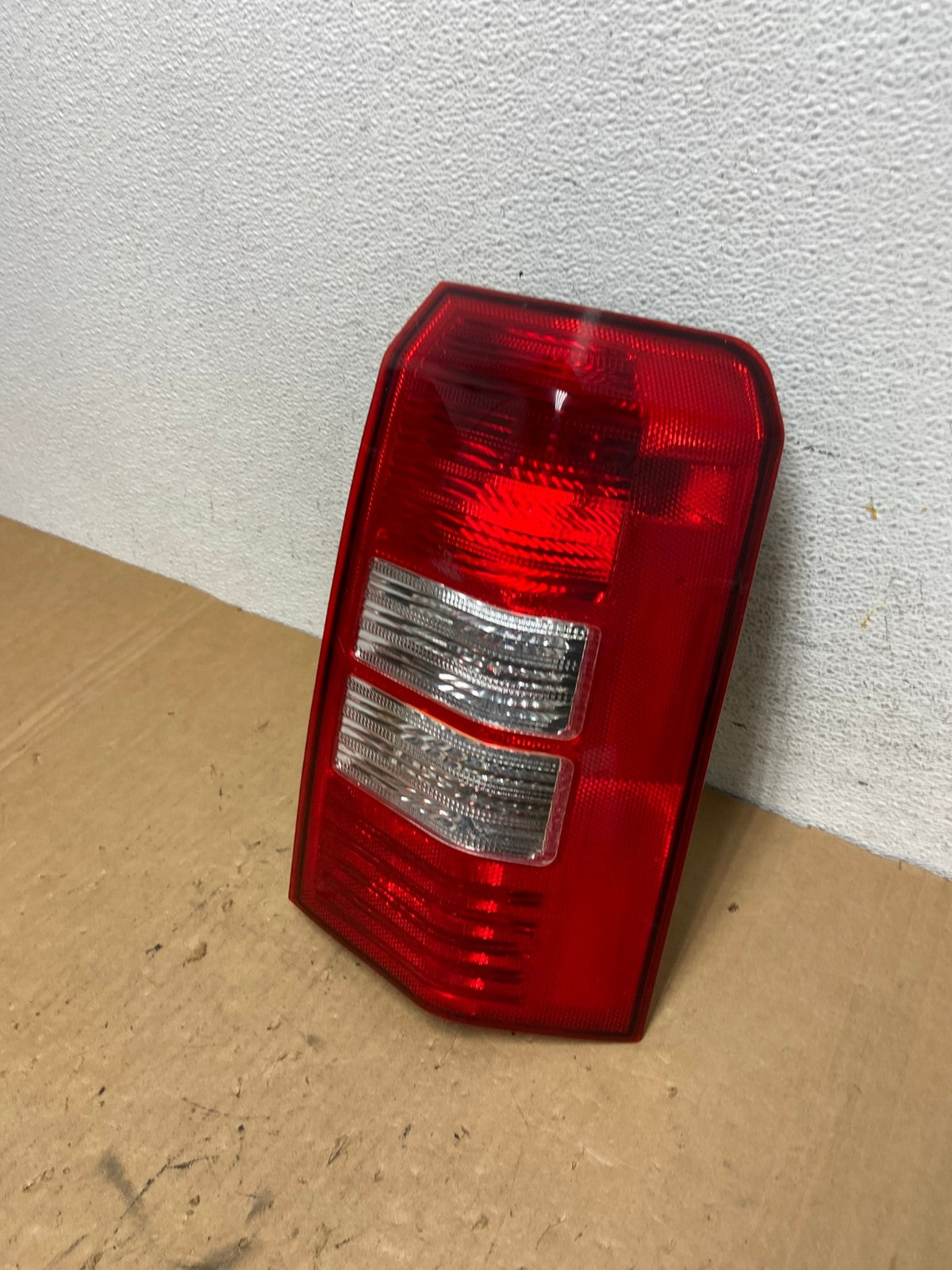 2008-2016 Jeep Patriot Right Passenger Rh Side Tail Light AD3124 LK1