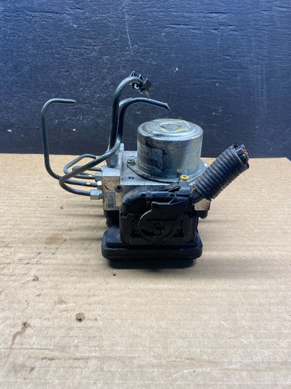 2012 - 2016 Nissan Leaf ABS Anti Lock Brake Pump Module AF7574 DG5