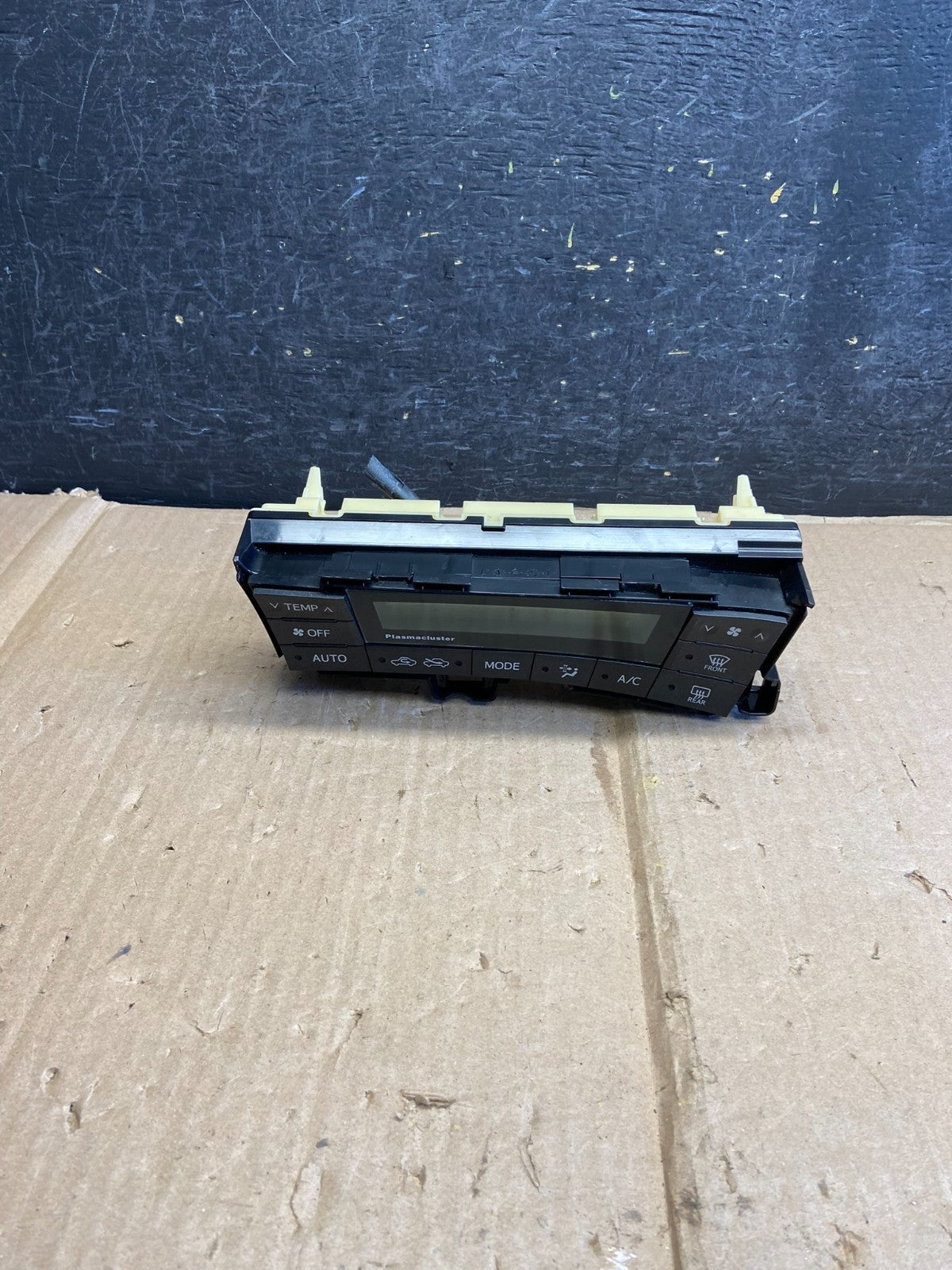 2010 to 2015 Toyota Prius A/C Heater Climate Control Unit Switch ai2681 DG0