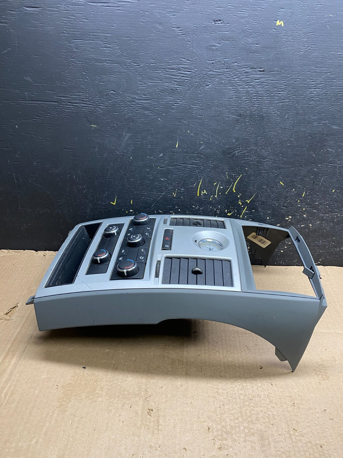 2008-2010 Chrysler Town Country Climate Control Panel Center Dash Trim Z0025 DG5