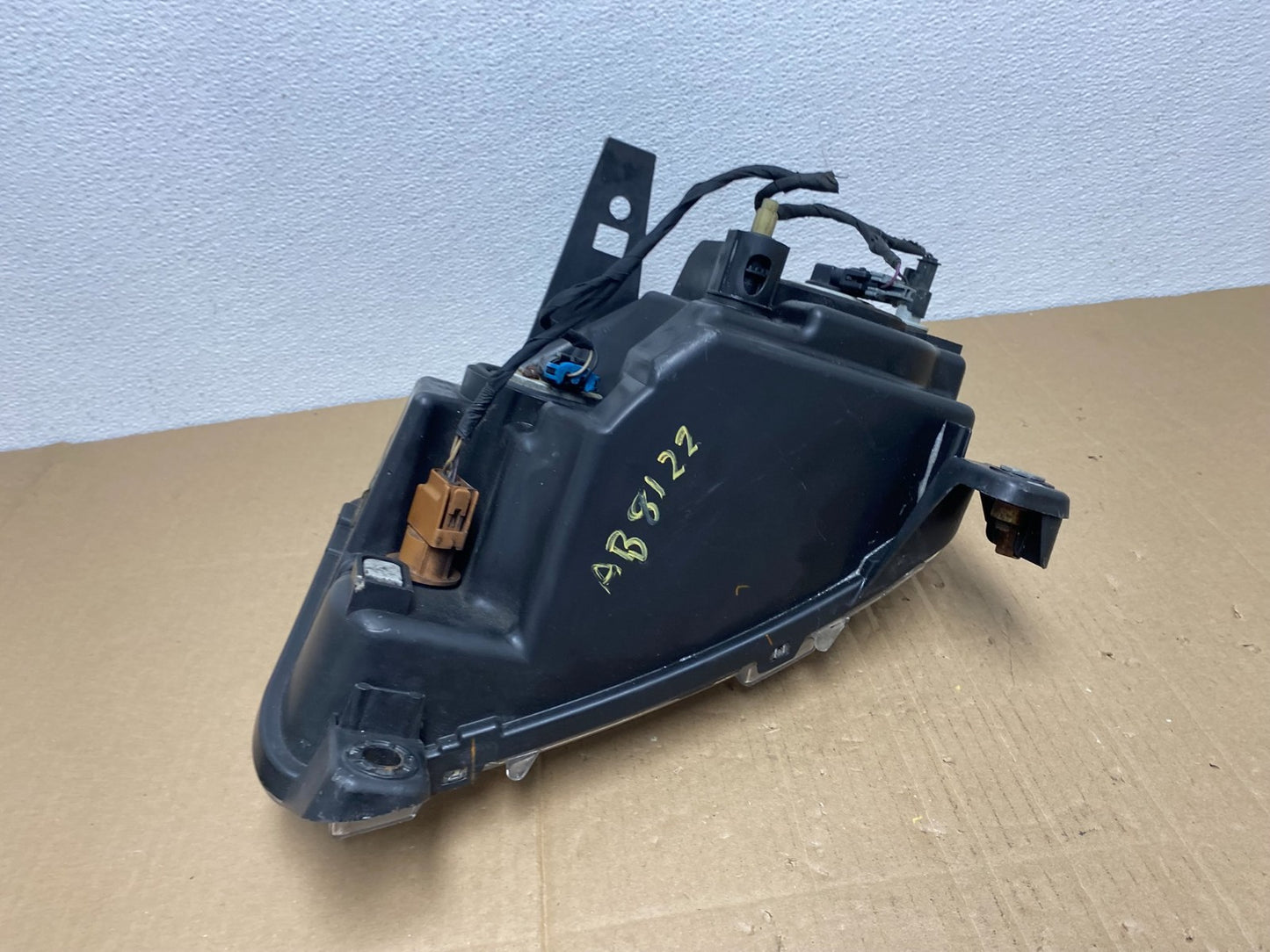 2011-2013 Jeep Grand Cherokee Right Passenger Halogen Headlight AB8122 DW8