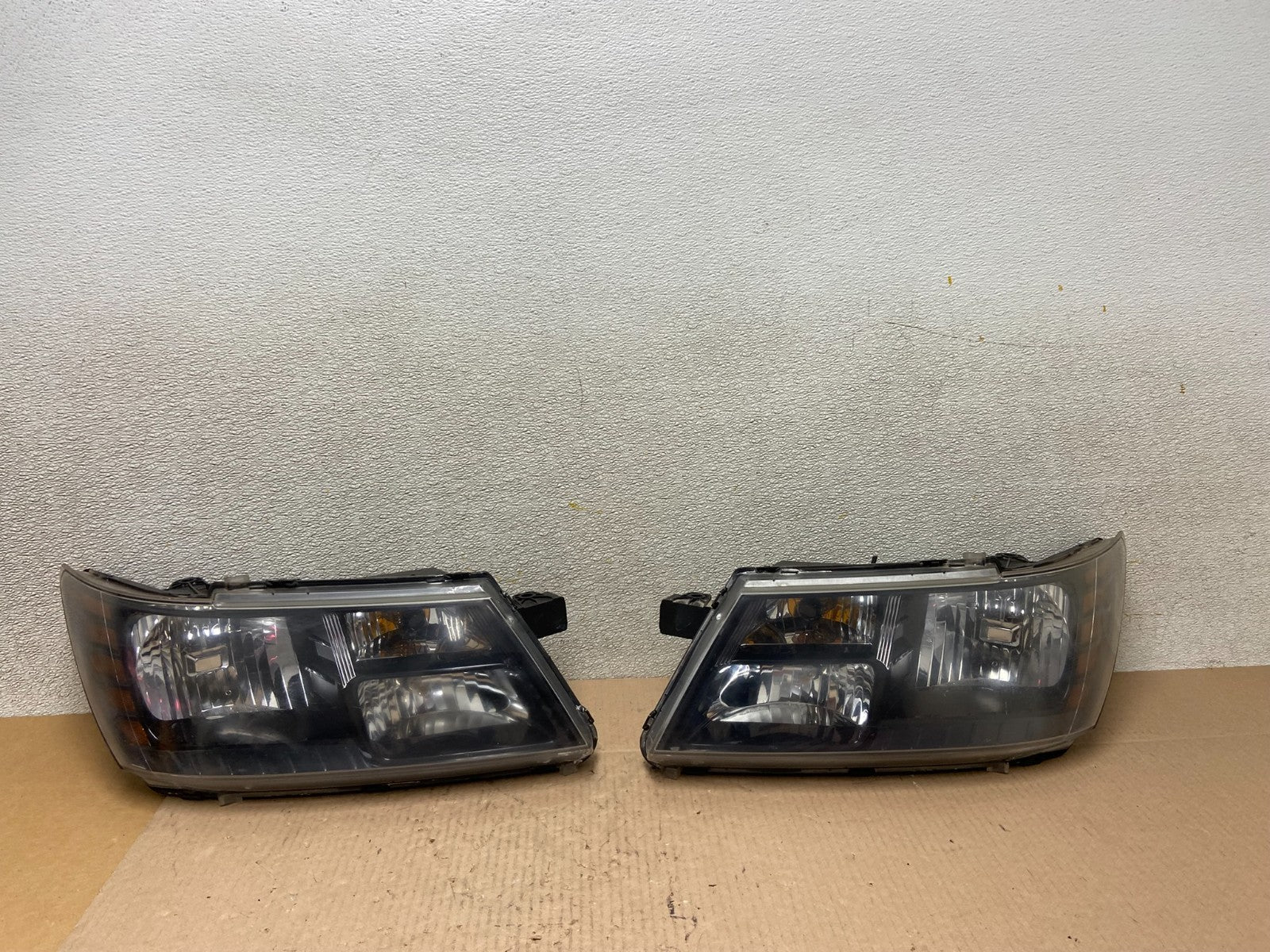 2009 to 2017 Dodge Journey Headlights Left+Right Set Halogen Oem Z3771 DW0