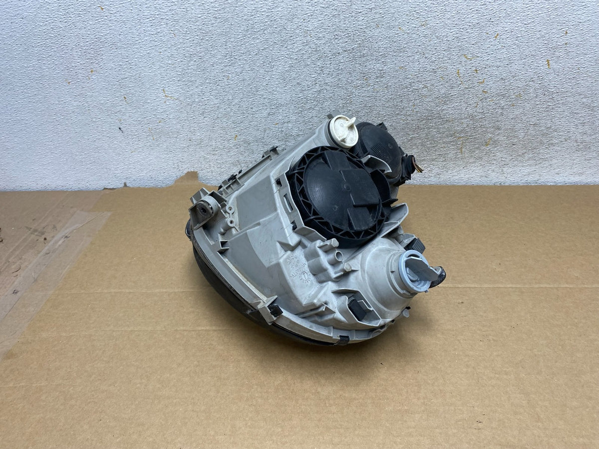 2005 to 2007 Mercedes-Benz C-Class Right Passenger Side Headlight AH7721 DW7