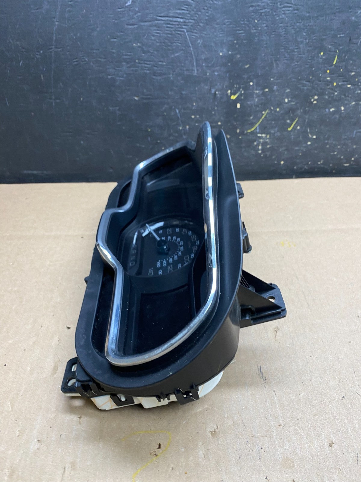 2013 to 2019 Lincoln MKT Speedometer Instrument Gauge Cluster t4421 DG2