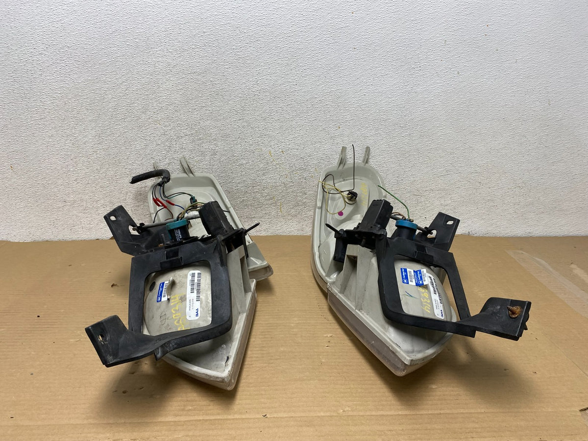 1997 to 2005 Chevrolet Venture Montana Left+Right Headlights TYC AG9314 DW11