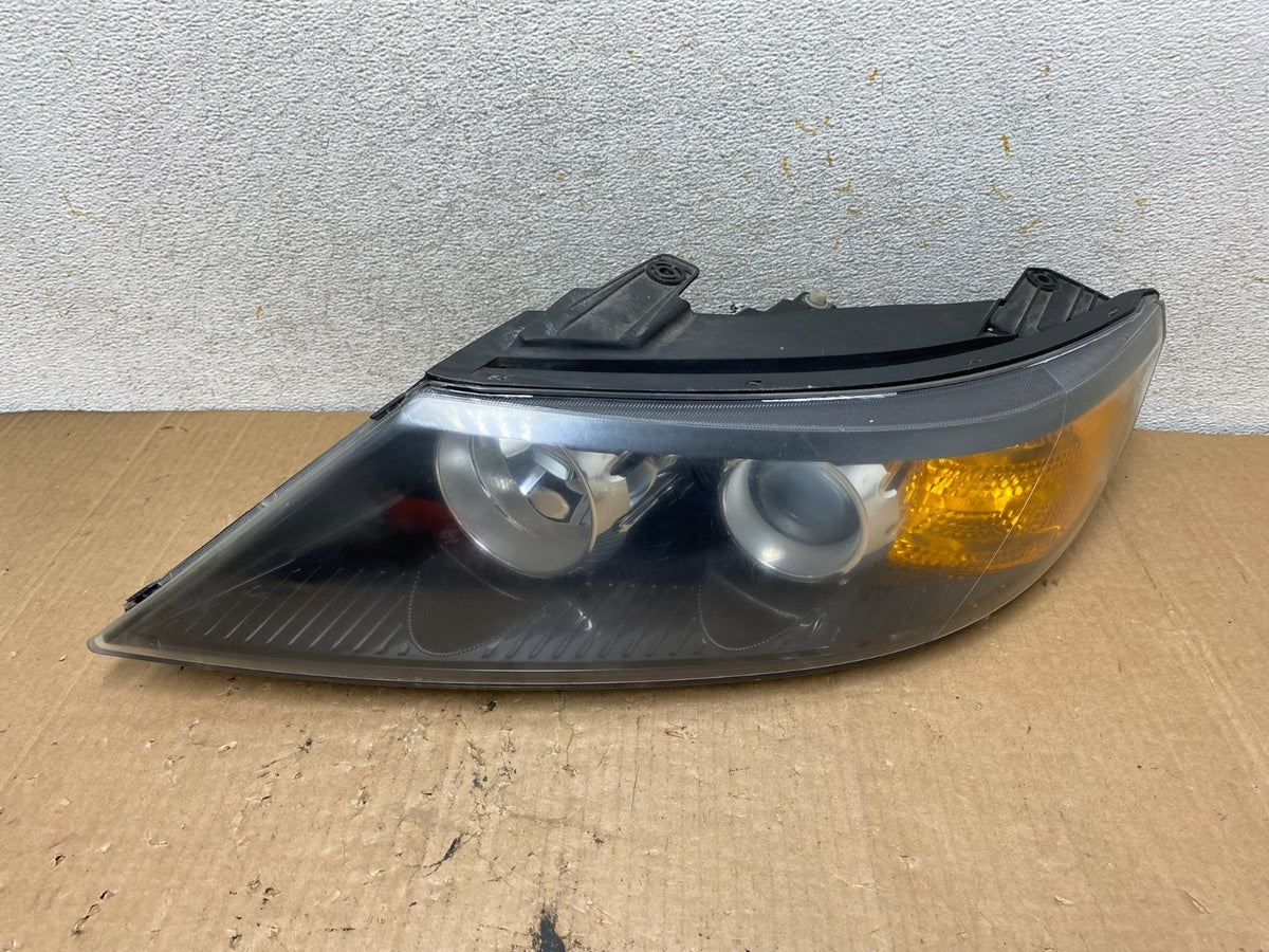 2011 to 2013 Kia Sorento Left Driver LH Side Headlight Halogen AI9014 DW2