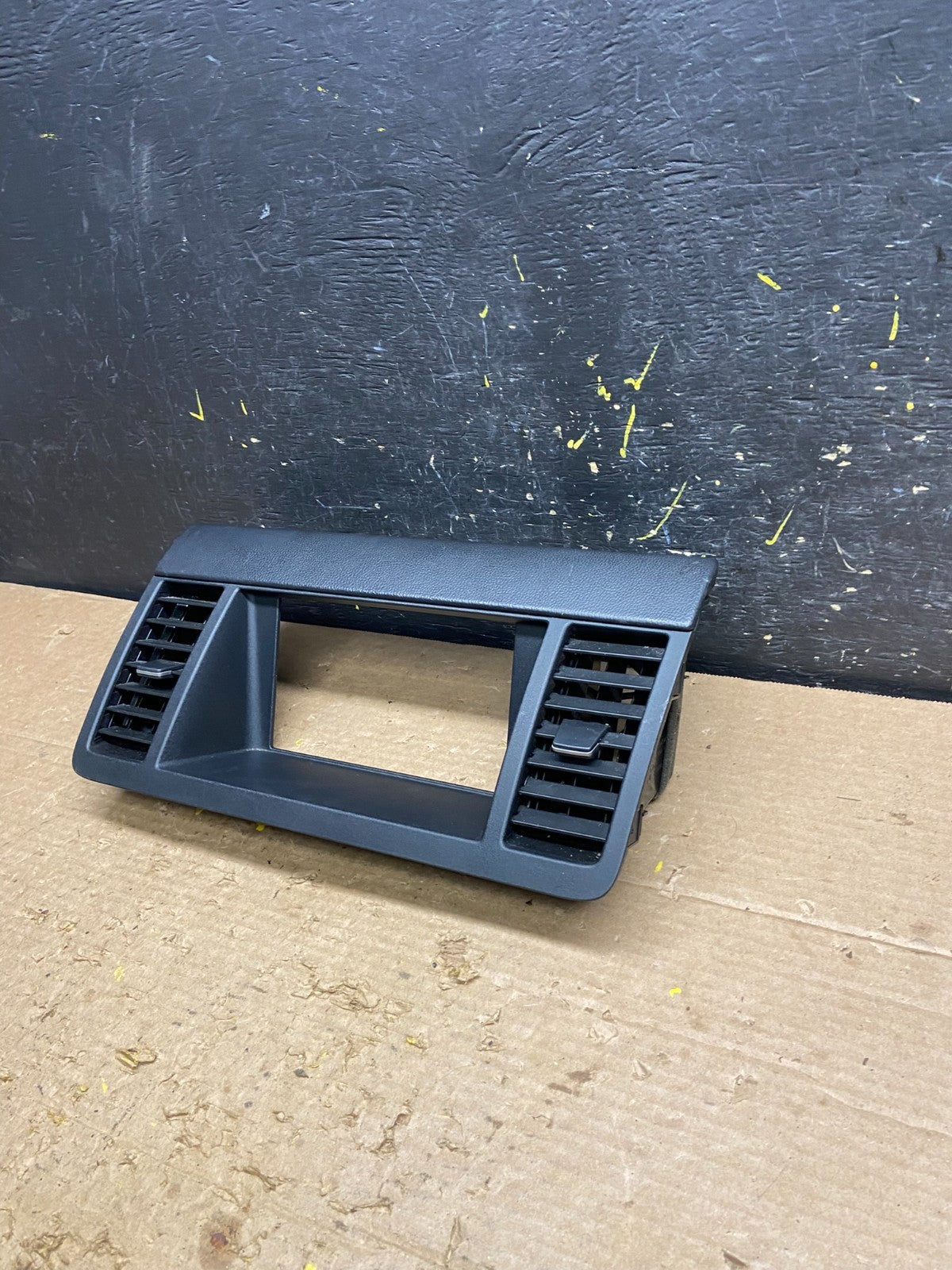 2003-2007 Nissan Murano Radio Center Console Display Bezel Air Vent OEM W3440 DG1