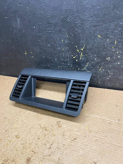 2003-2007 Nissan Murano Radio Center Console Display Bezel Air Vent OEM W3440 DG1