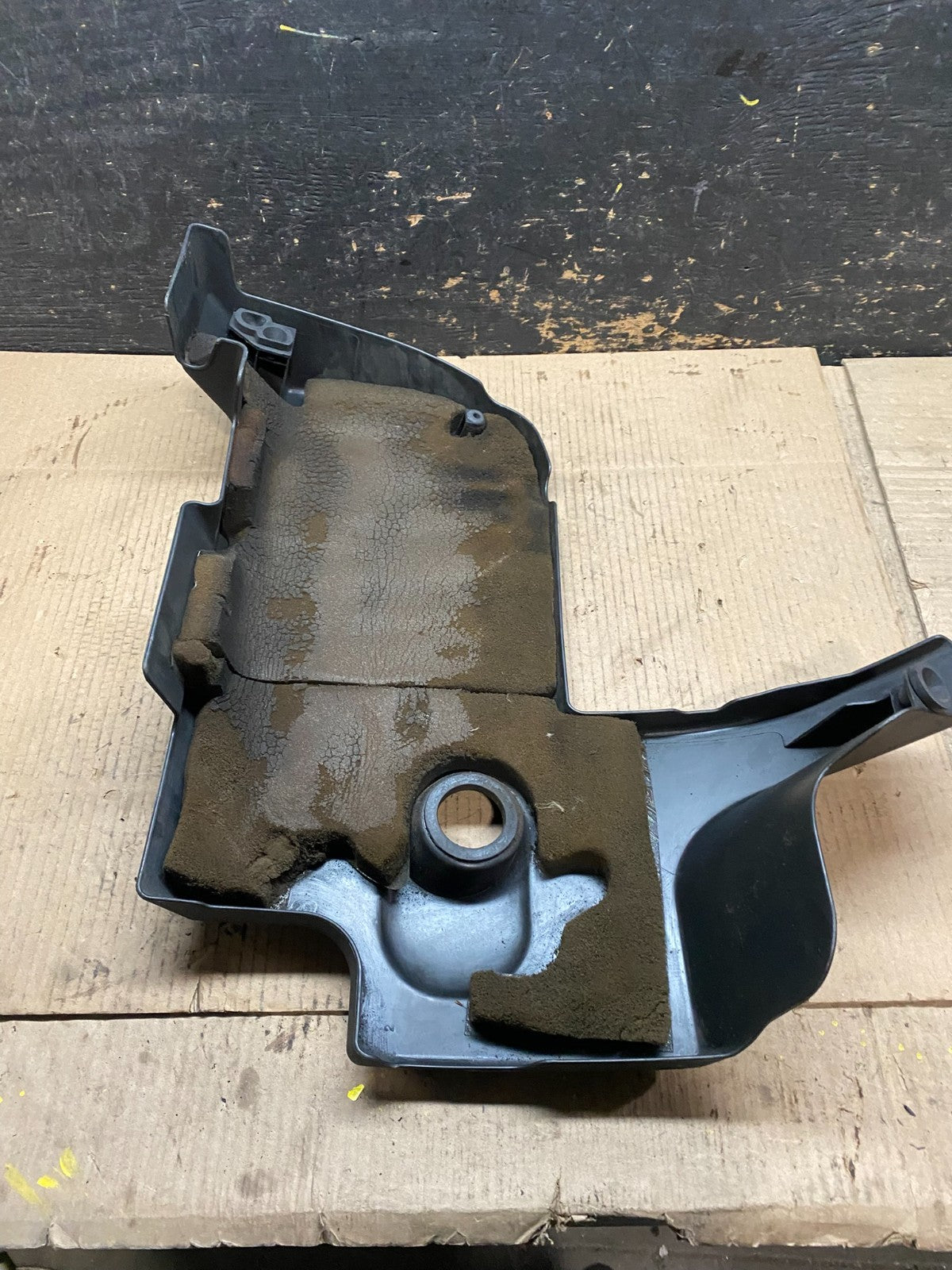 2005 Saturn Ion Engine Motor Cover OEM w5608 DG6