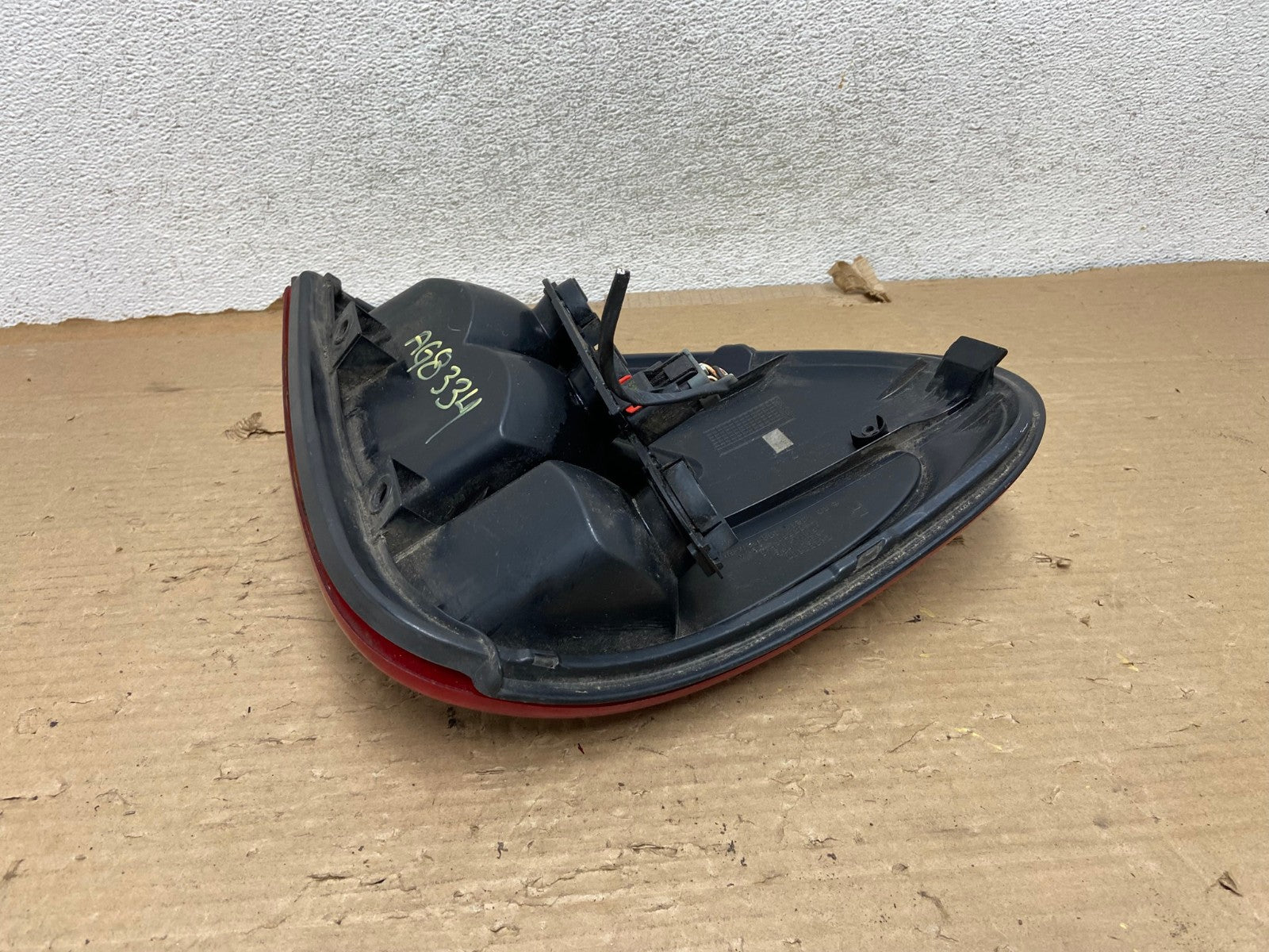 2001-2003 Dodge Grand Caravan Right Passenger RH Side Tail Light AG8334 LK4