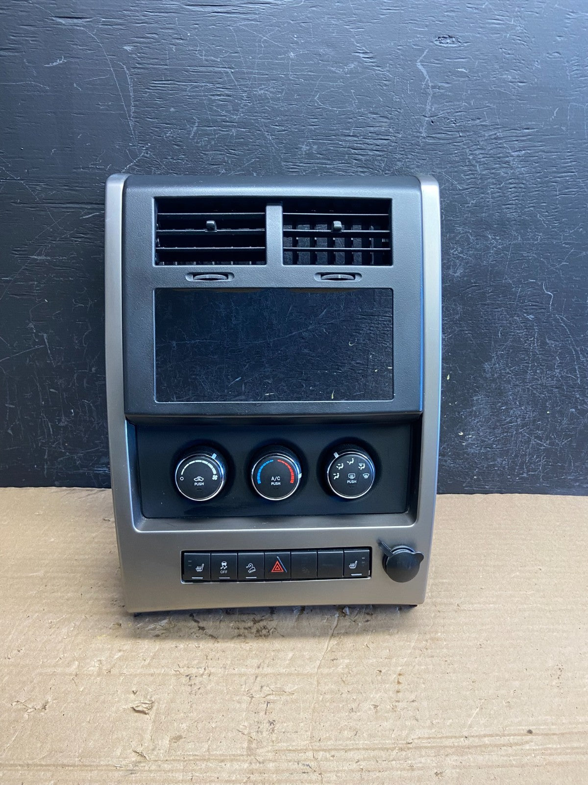 2008 to 2012 Jeep Liberty Dash Climate Temperature Control Radio Bezel AF2246 DW0