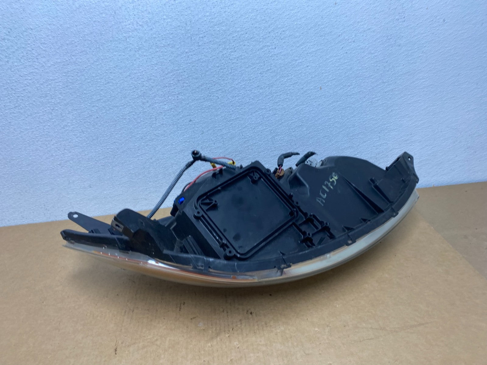 2006 to 2010 Toyota Sienna Left Driver Lh Side Headlight Halogen AC1750 DW8