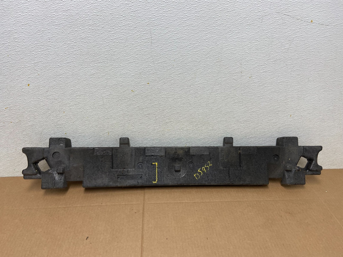 2001 2002 2003 2004 Volvo V70 XC70 Front Bumper Foam Impact Absorber D5952 DG13