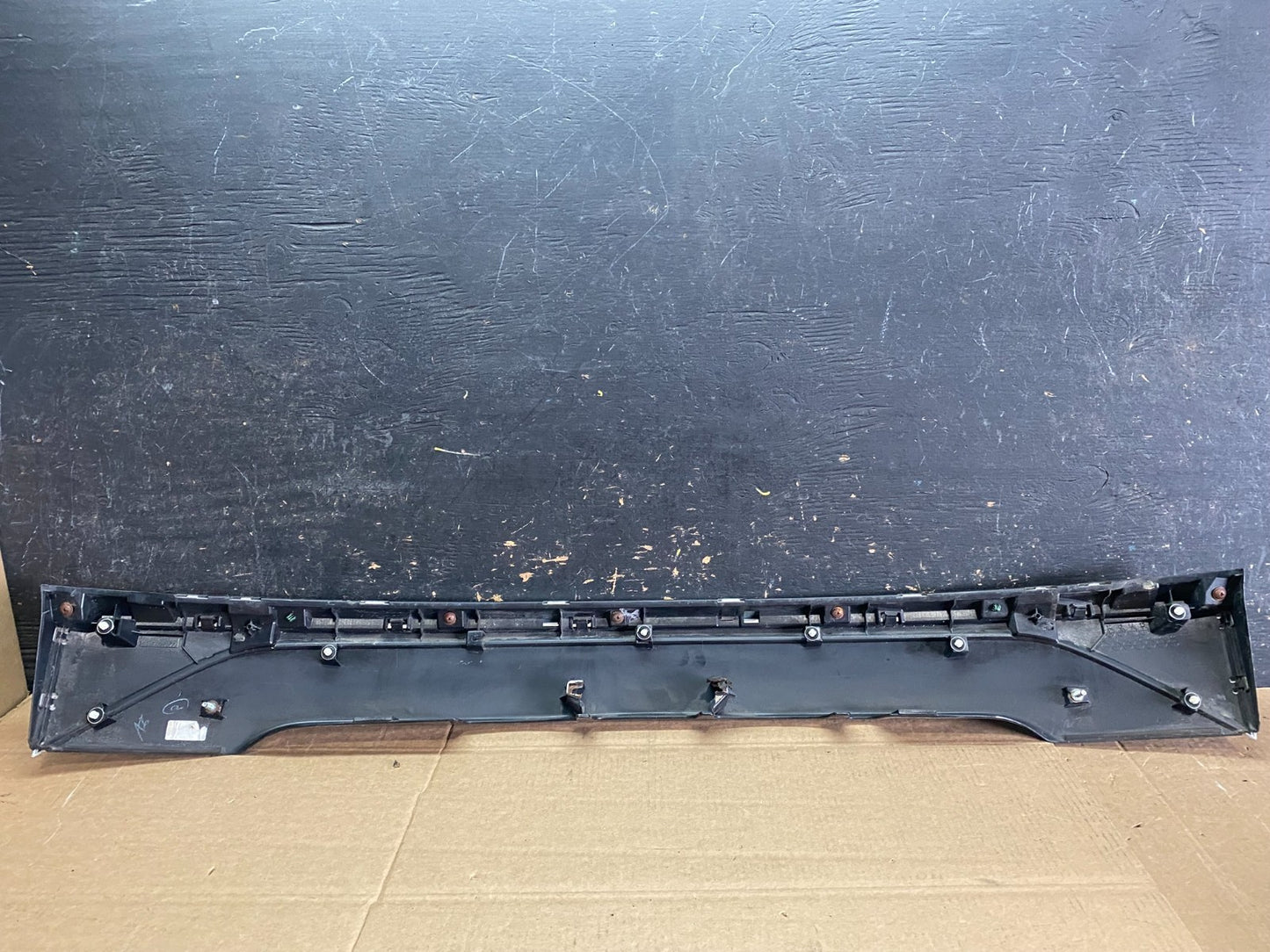 2014-2015 Mitsubishi Outlander Trunk Tailgate Liftgate Center Panel Y9305 DG6