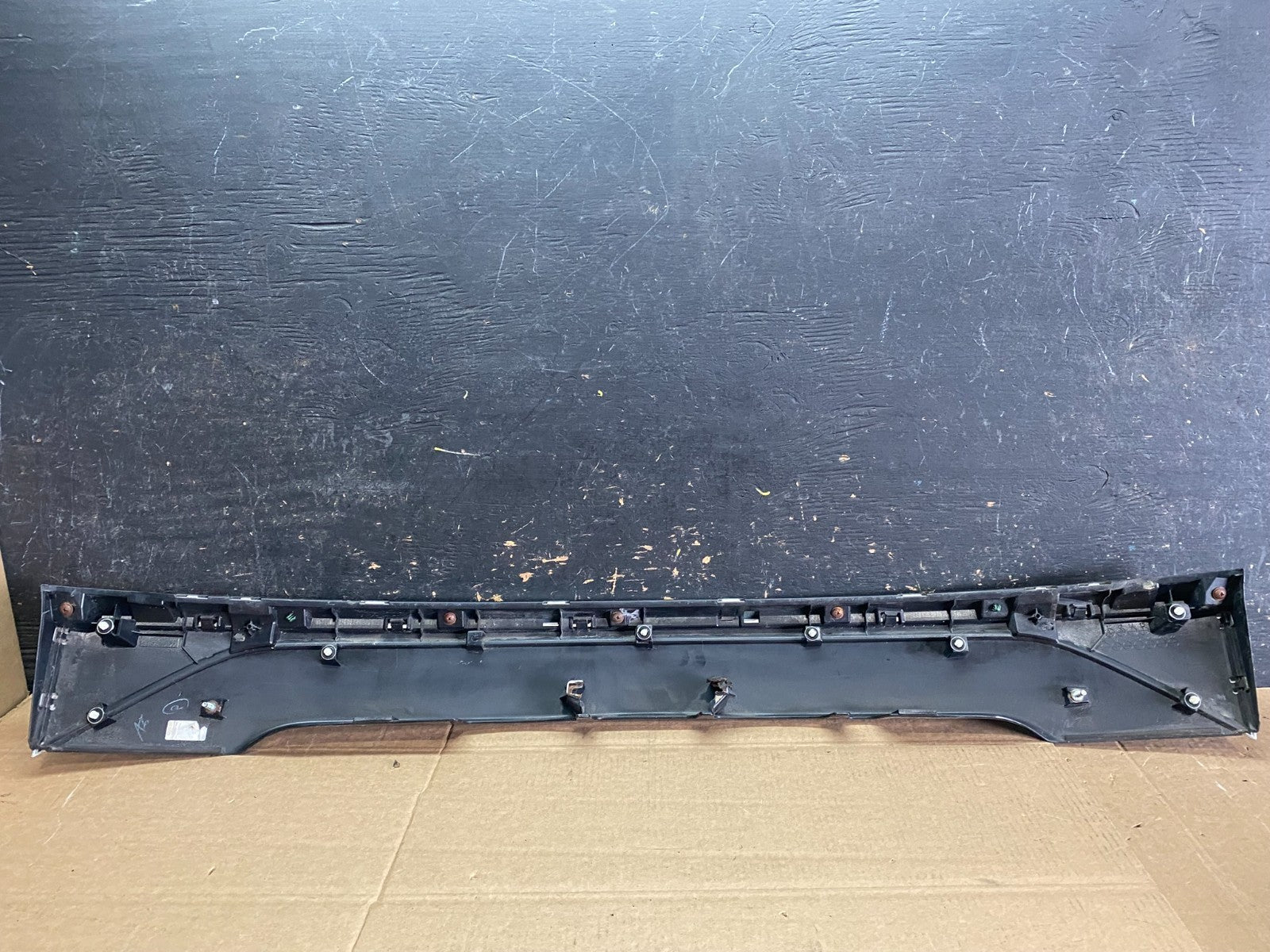 2014-2015 Mitsubishi Outlander Trunk Tailgate Liftgate Center Panel Y9305 DG6