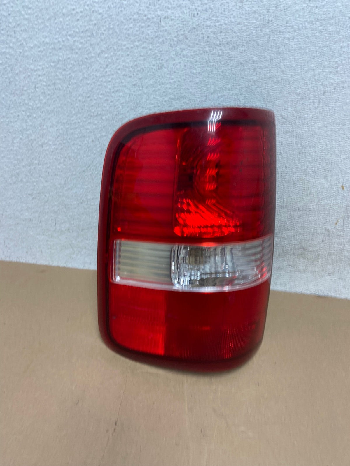 2004 to 2008 Ford F150 F-150 Left Driver LH Side Tail Light AF4351 LK0
