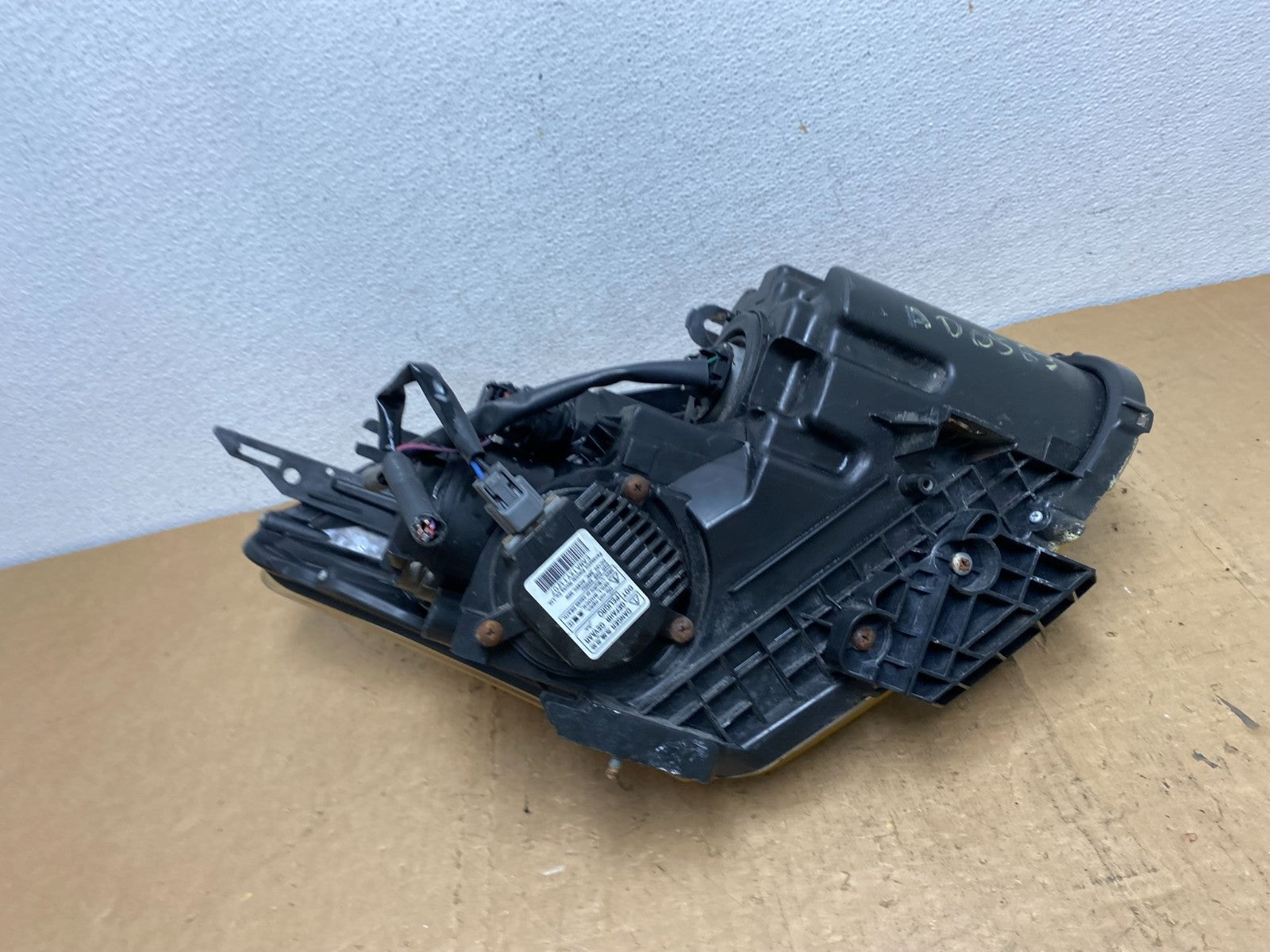2008 to 2013 Nissan Rogue HID Xenon Headlight Left Driver Lh Side AD0563 DW7