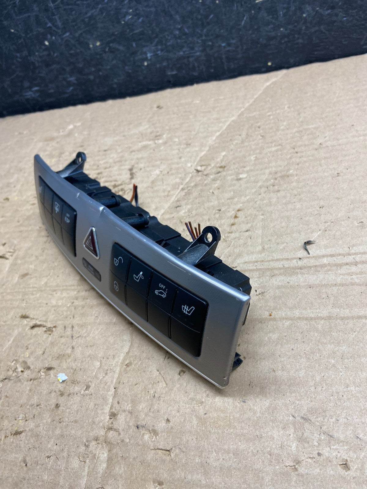 2005 - 2007 Mercedes C230 C240 Center Console Switch Control Unit AF2232 DW3