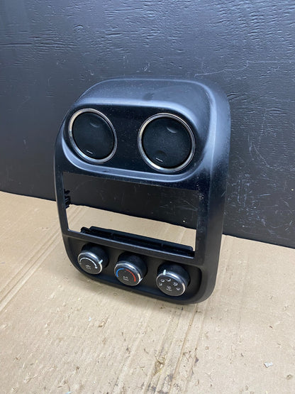 2011 to 2017 Jeep Compass Dash Climate Temperature Control Radio Bezel AB9022 DG1