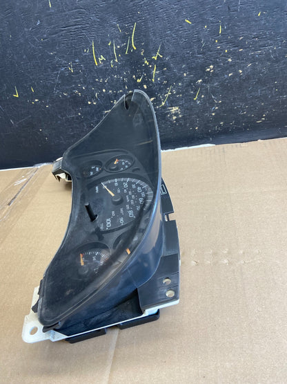 2004 to 2007 Chevrolet Express Speedometer Cluster Gauge AD3680 DG2
