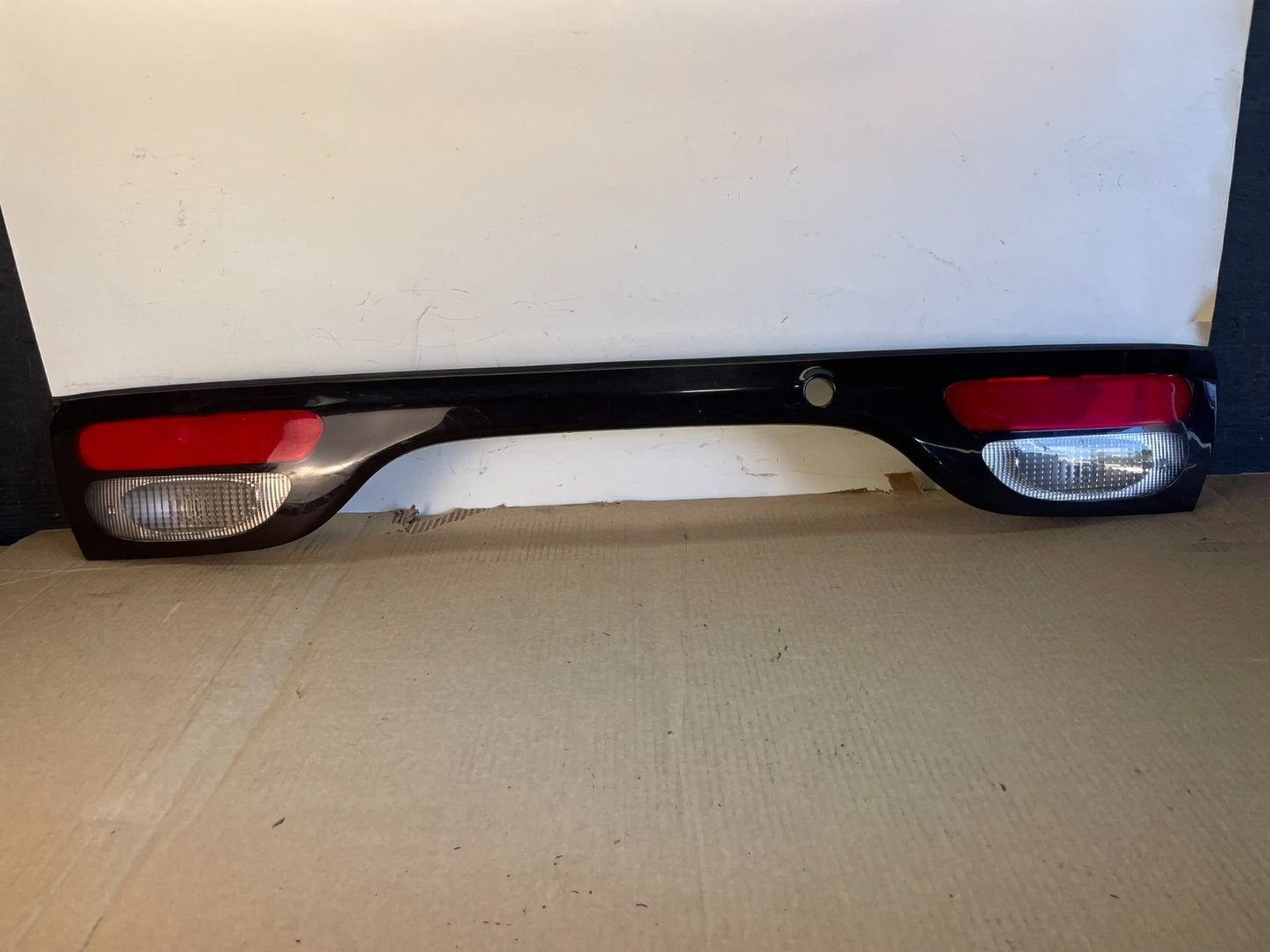 2000 to 2002 Ford Taurus Trunk Rear Center Lid Tail Light Panel ag7537 DG0