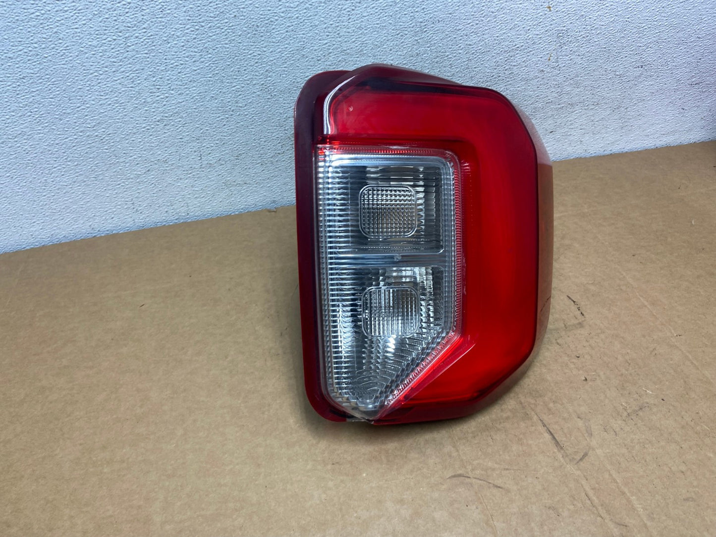 2020 2021 2022 2023 Ford Explorer Right Passenger Side Tail light AD5400 LK2