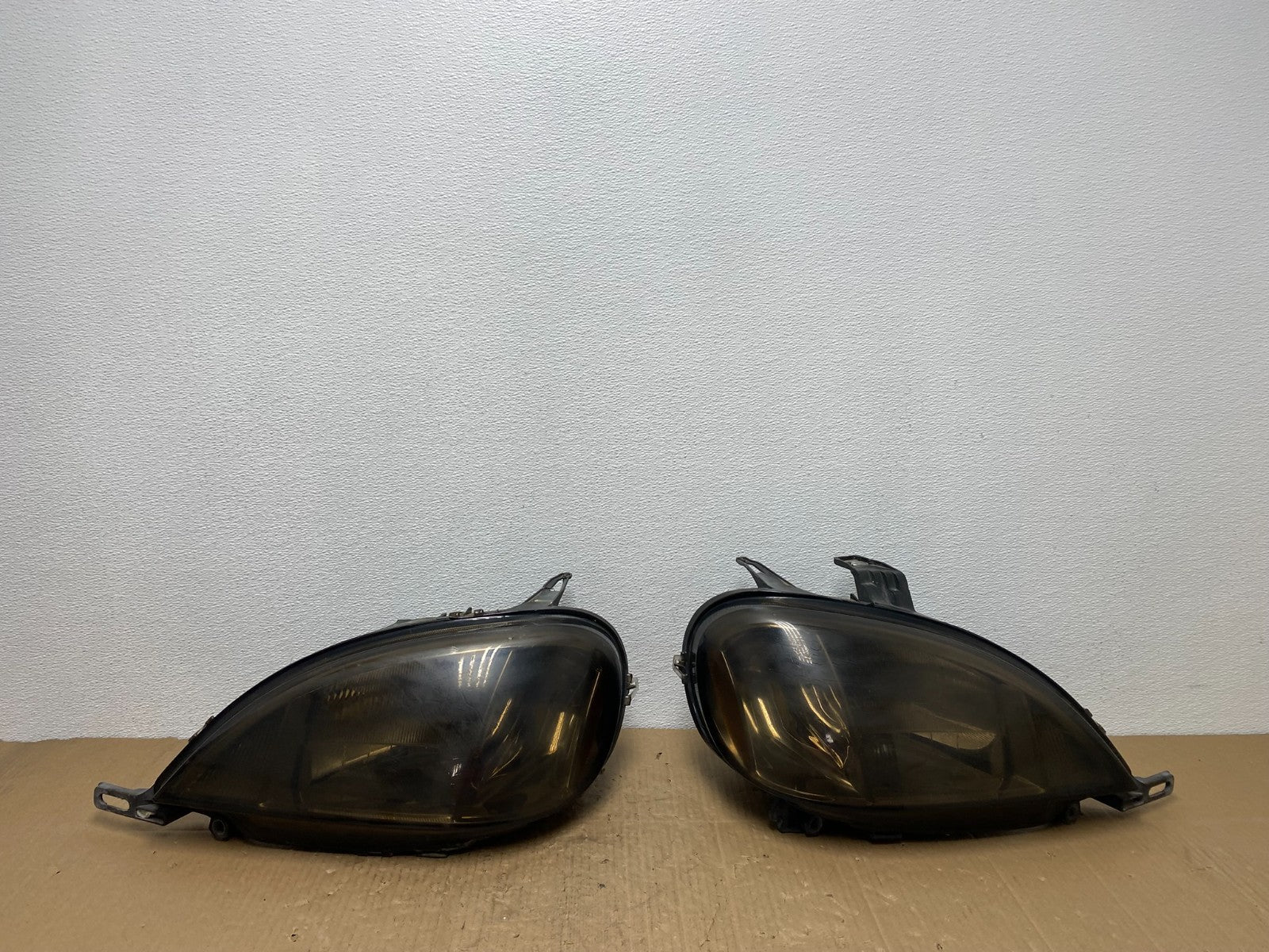 1998 to 2001 Mercedes ML320 ML-Class Left+Right Xenon Black Headlights AB8436 DG0