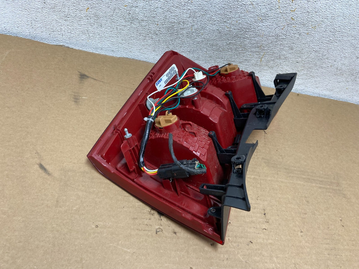 2007 2008 2009 2010 2011 2012 Kia Rondo Right Passenger Tail Light AH4461 DW5