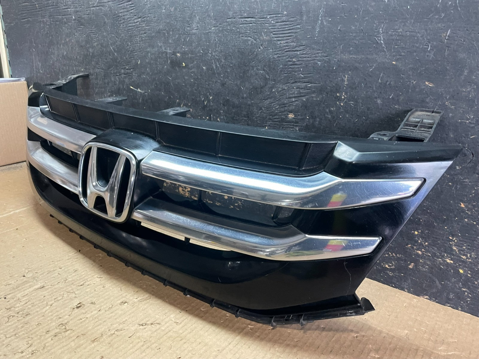 2014 to 2017 Honda Odyssey Front Upper Grille Grill Chrome Oem AB3203 DG2