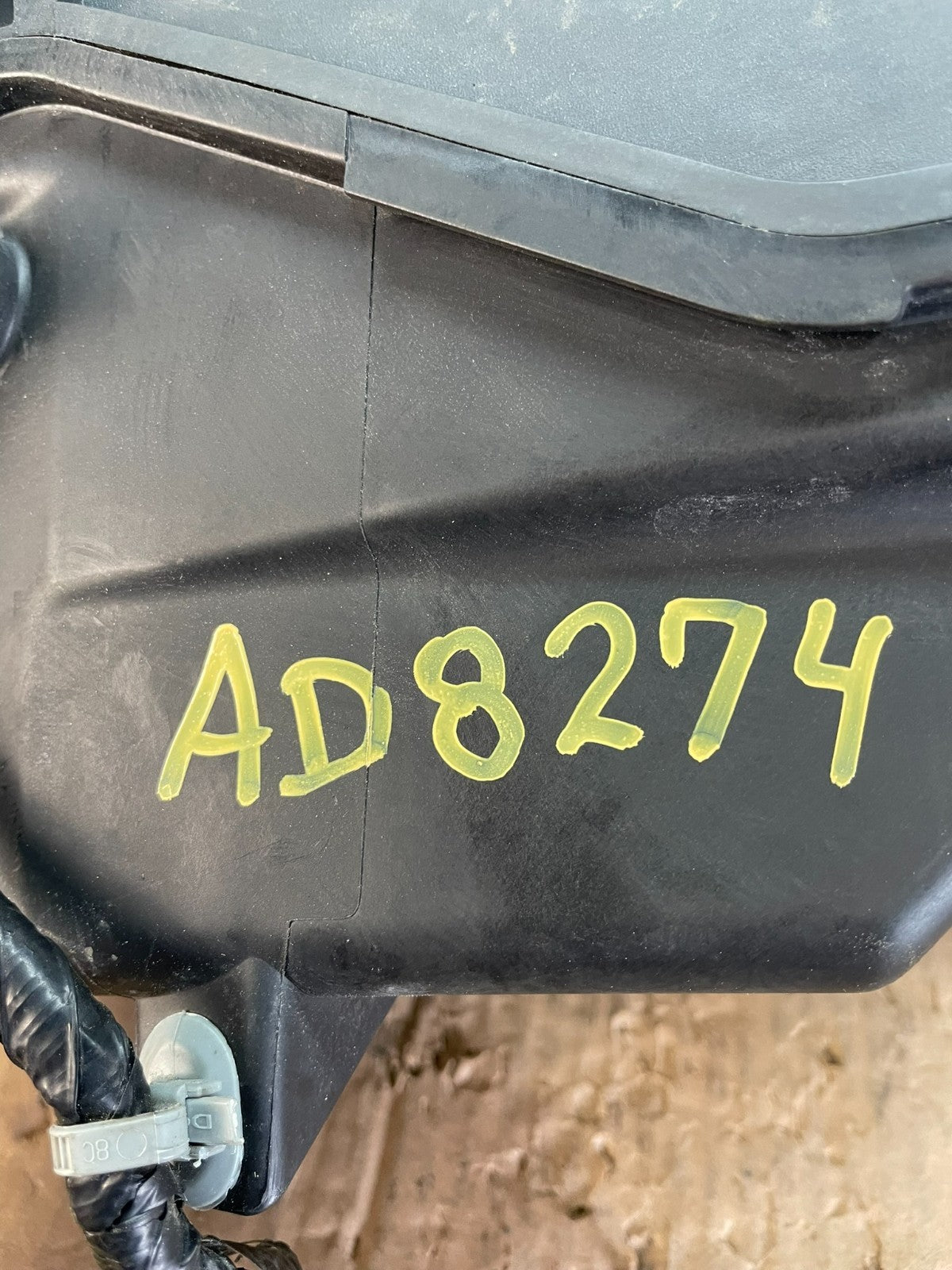 2017-2020 Chrysler Pacifica 3.6L AT FWD Air Intake Cleaner Resonator ad8274 DG7