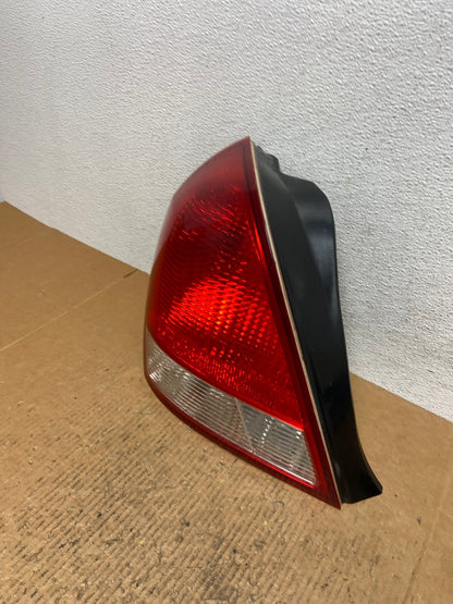 2001-2003 Sedan Hyundai Elantra Left Driver Lh Side Tail Light AE1530 LK1